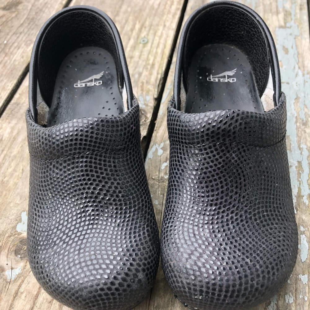 Dansko Clogs Girls/Black/Size 31